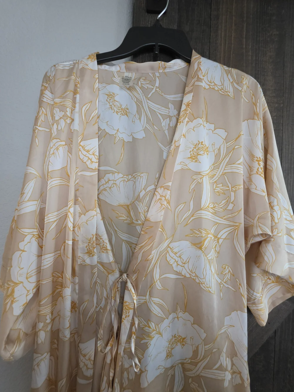 Lulu's Cream and Tan Floral Kimono Robe